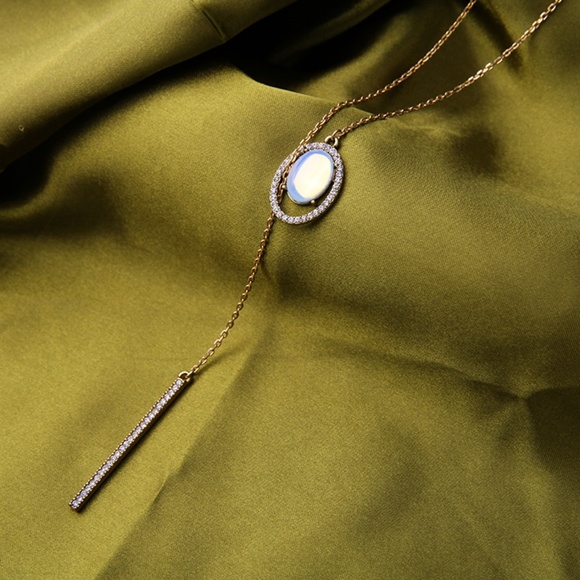 Blue crystal diamond statement necklace - Picture 5 of 5